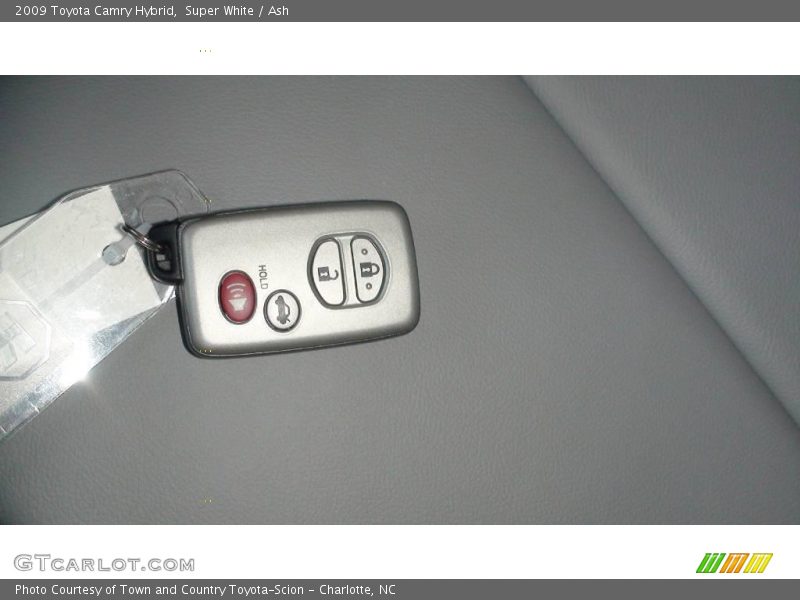 Super White / Ash 2009 Toyota Camry Hybrid