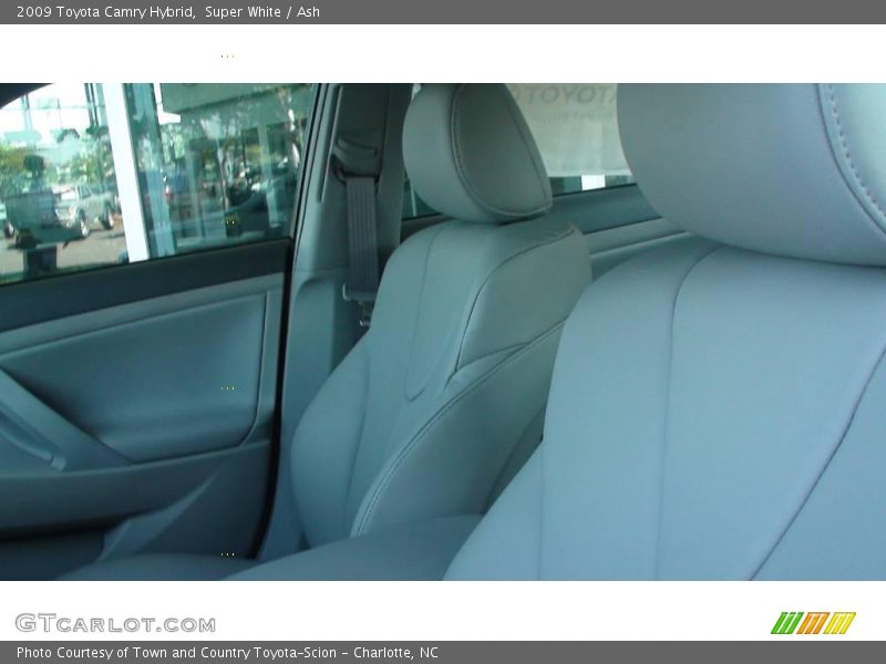 Super White / Ash 2009 Toyota Camry Hybrid