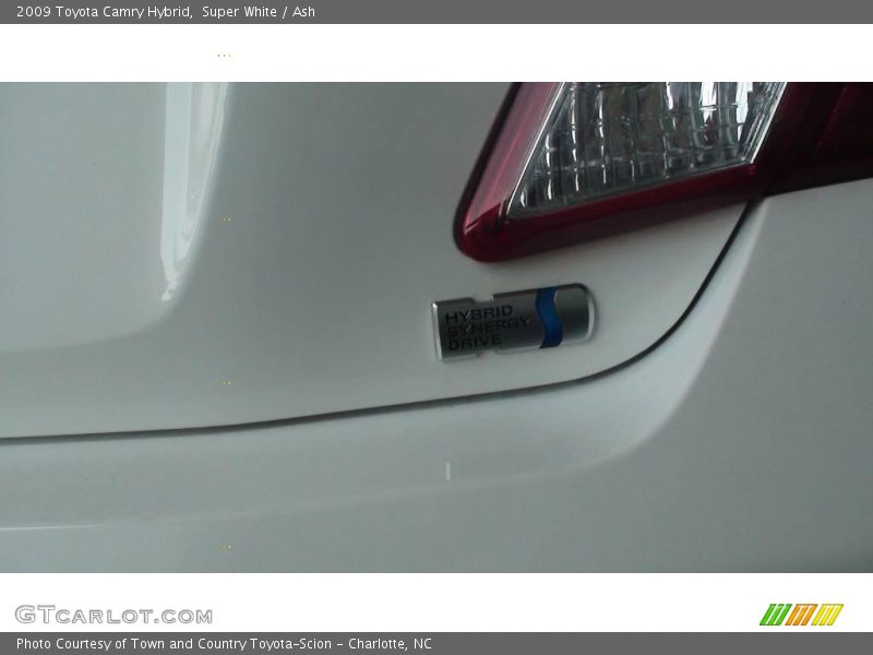 Super White / Ash 2009 Toyota Camry Hybrid