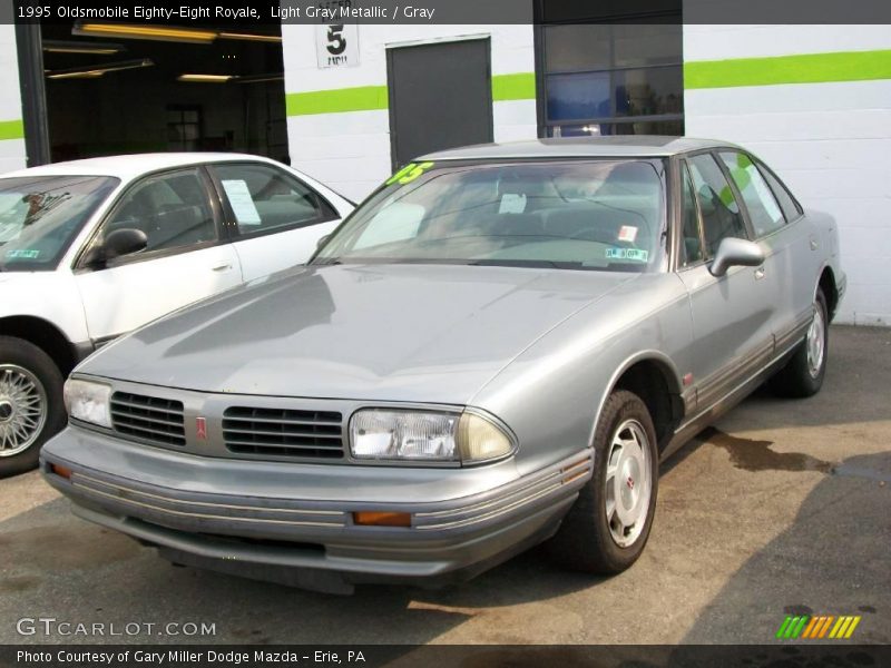 Light Gray Metallic / Gray 1995 Oldsmobile Eighty-Eight Royale