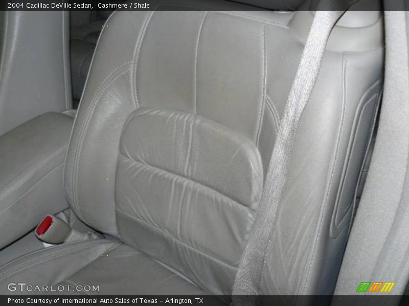 Cashmere / Shale 2004 Cadillac DeVille Sedan