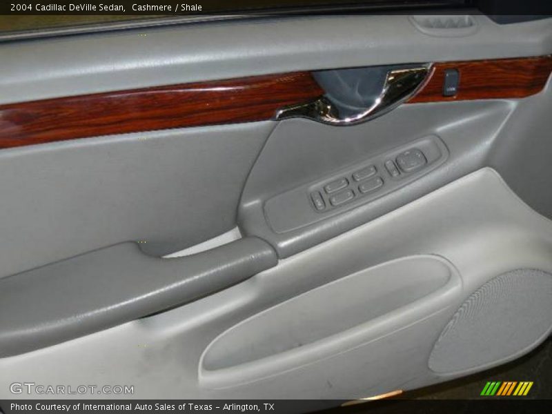 Cashmere / Shale 2004 Cadillac DeVille Sedan