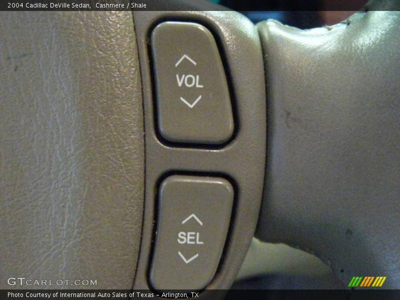 Cashmere / Shale 2004 Cadillac DeVille Sedan