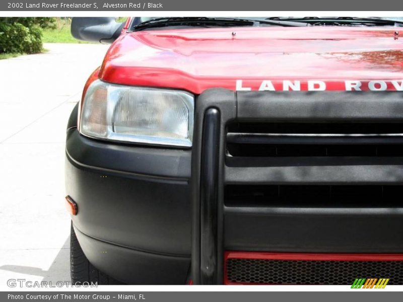 Alveston Red / Black 2002 Land Rover Freelander S