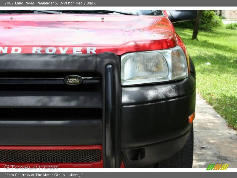 Alveston Red / Black 2002 Land Rover Freelander S