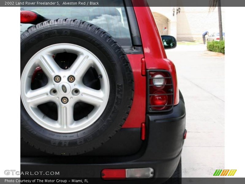Alveston Red / Black 2002 Land Rover Freelander S