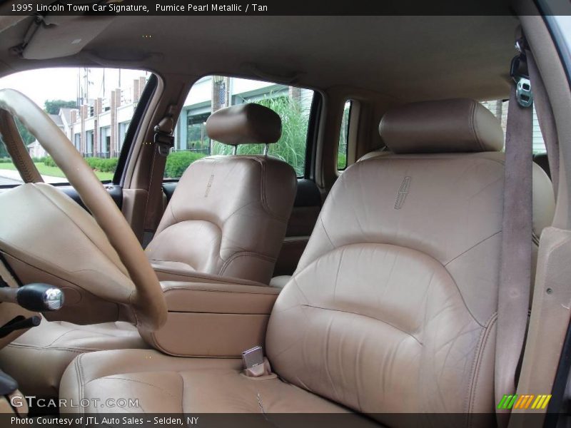 Pumice Pearl Metallic / Tan 1995 Lincoln Town Car Signature