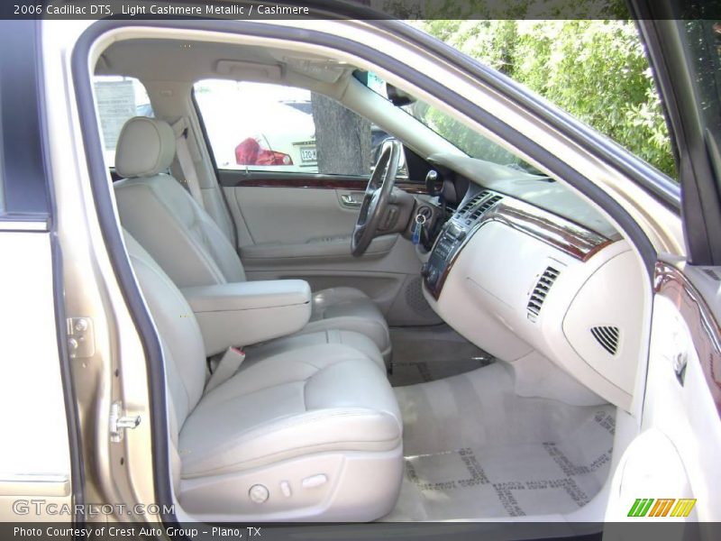 Light Cashmere Metallic / Cashmere 2006 Cadillac DTS