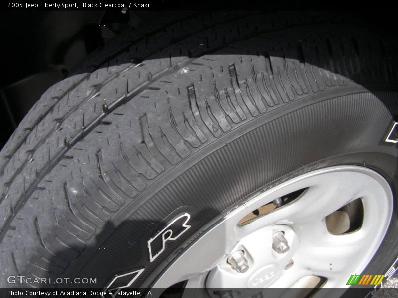 Black Clearcoat / Khaki 2005 Jeep Liberty Sport