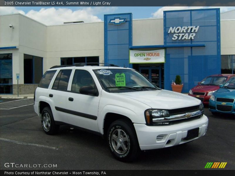 Summit White / Light Gray 2005 Chevrolet TrailBlazer LS 4x4