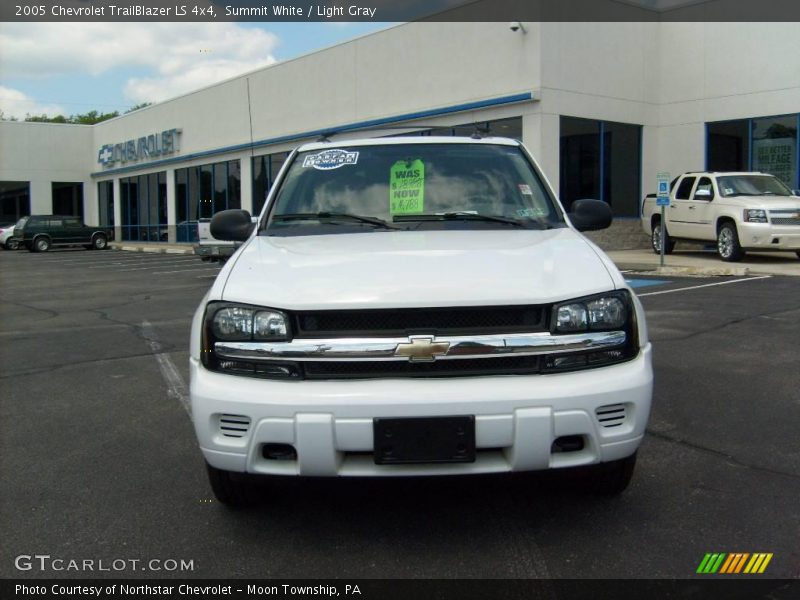Summit White / Light Gray 2005 Chevrolet TrailBlazer LS 4x4