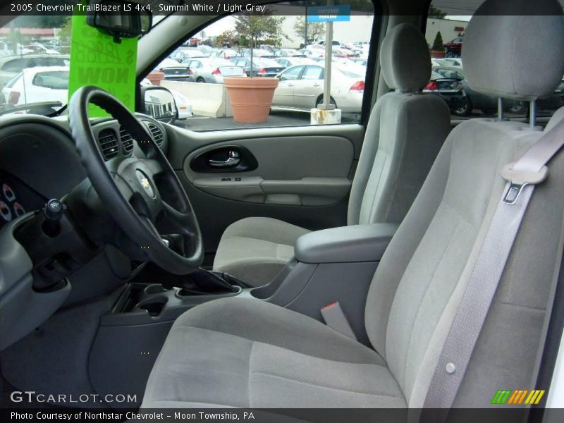 Summit White / Light Gray 2005 Chevrolet TrailBlazer LS 4x4