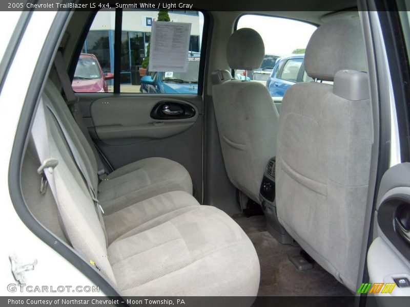 Summit White / Light Gray 2005 Chevrolet TrailBlazer LS 4x4