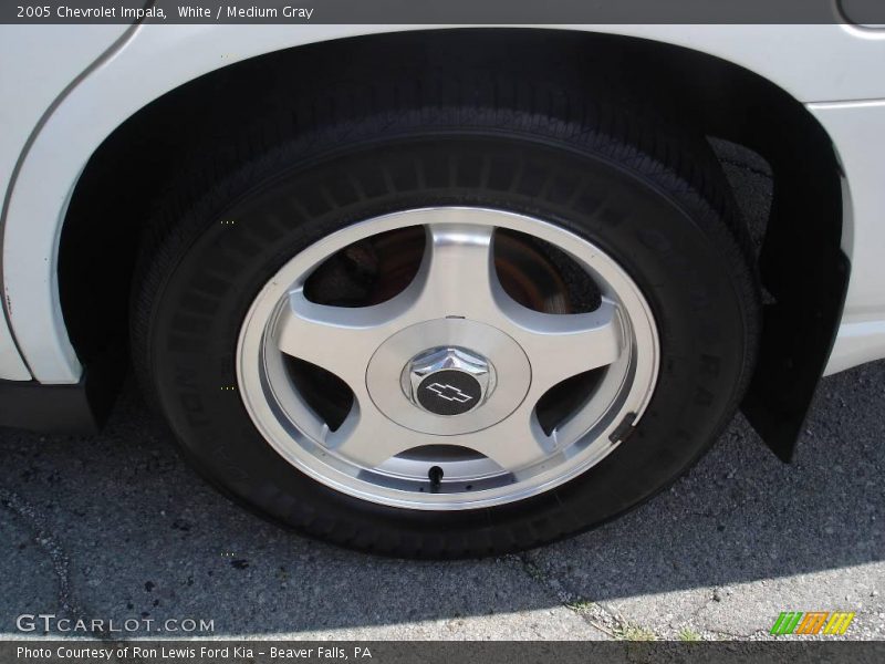 White / Medium Gray 2005 Chevrolet Impala