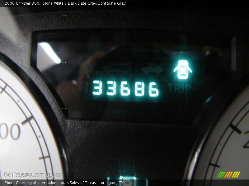 Stone White / Dark Slate Gray/Light Slate Gray 2006 Chrysler 300