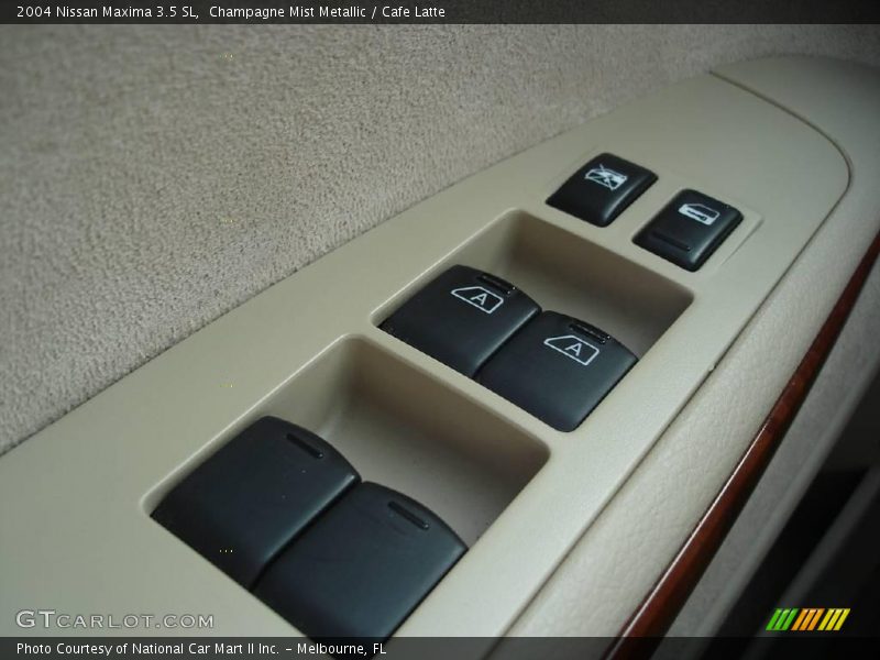 Champagne Mist Metallic / Cafe Latte 2004 Nissan Maxima 3.5 SL