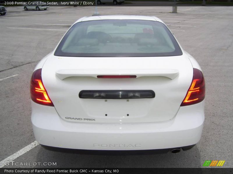Ivory White / Ebony 2008 Pontiac Grand Prix Sedan