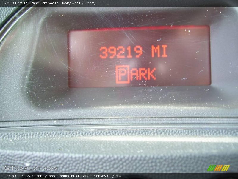 Ivory White / Ebony 2008 Pontiac Grand Prix Sedan