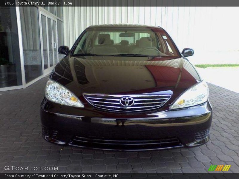 Black / Taupe 2005 Toyota Camry LE