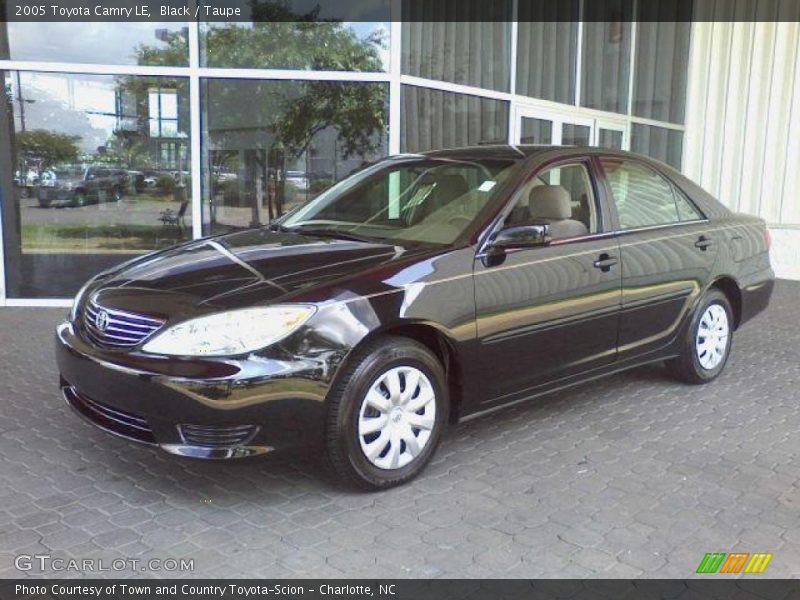 Black / Taupe 2005 Toyota Camry LE