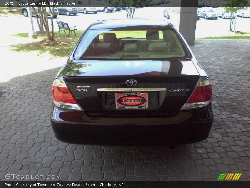Black / Taupe 2005 Toyota Camry LE