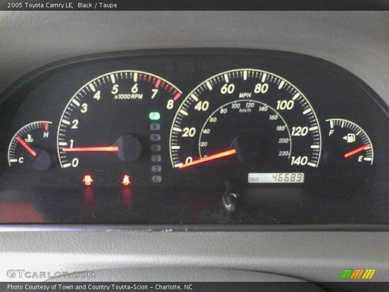 Black / Taupe 2005 Toyota Camry LE