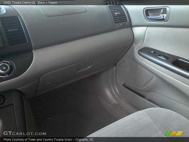 Black / Taupe 2005 Toyota Camry LE