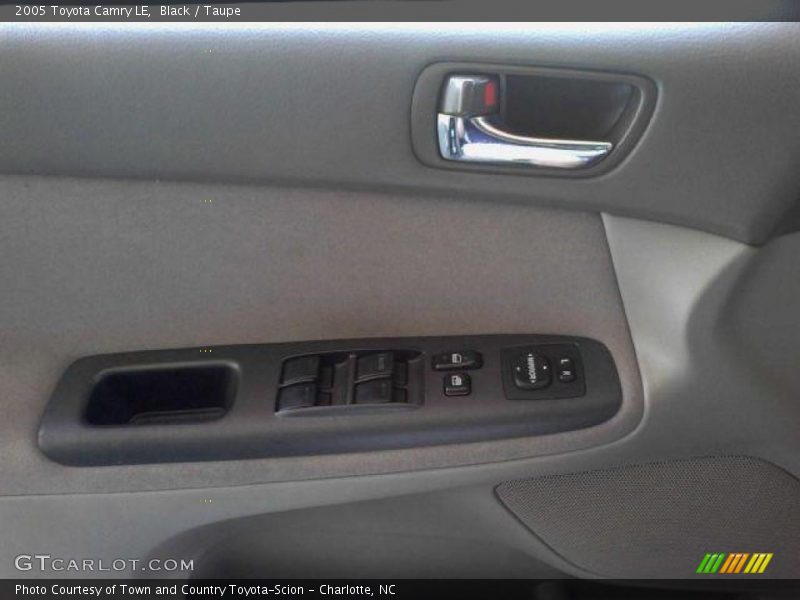 Black / Taupe 2005 Toyota Camry LE