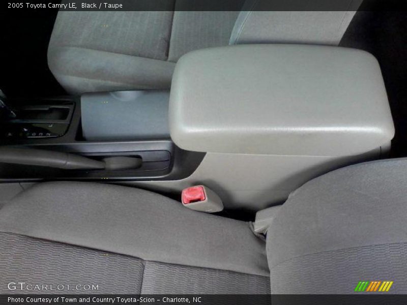 Black / Taupe 2005 Toyota Camry LE