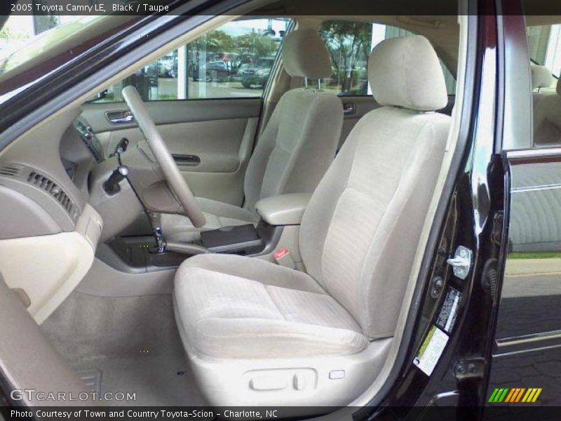 Black / Taupe 2005 Toyota Camry LE