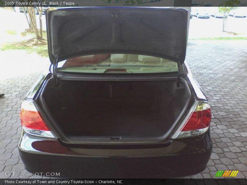 Black / Taupe 2005 Toyota Camry LE