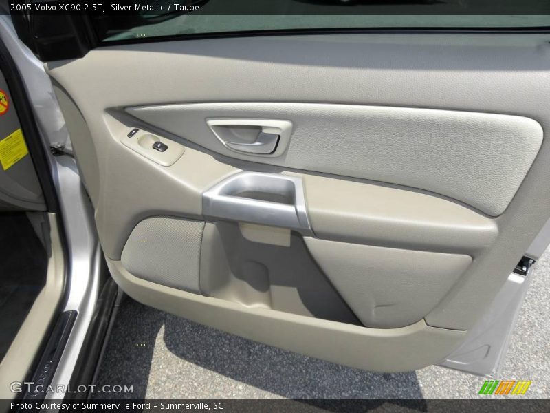 Silver Metallic / Taupe 2005 Volvo XC90 2.5T