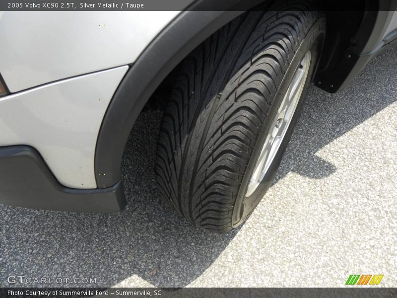 Silver Metallic / Taupe 2005 Volvo XC90 2.5T