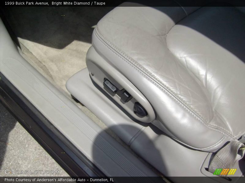 Bright White Diamond / Taupe 1999 Buick Park Avenue