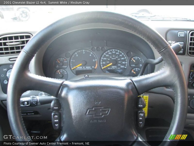 Summit White / Medium Gray 2001 Chevrolet Blazer LS 4x4