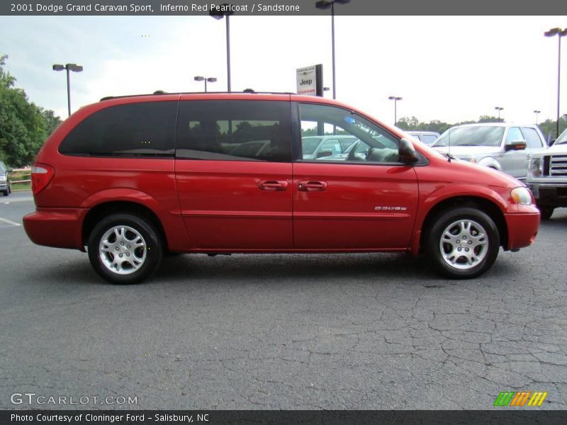 Inferno Red Pearlcoat / Sandstone 2001 Dodge Grand Caravan Sport