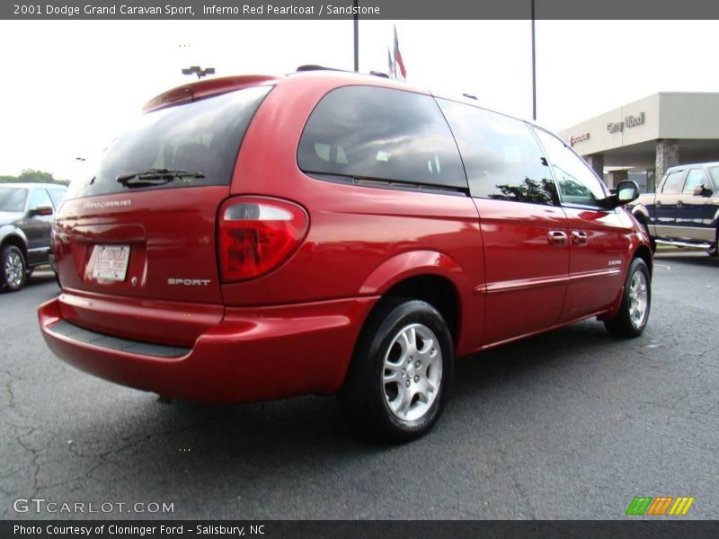 Inferno Red Pearlcoat / Sandstone 2001 Dodge Grand Caravan Sport