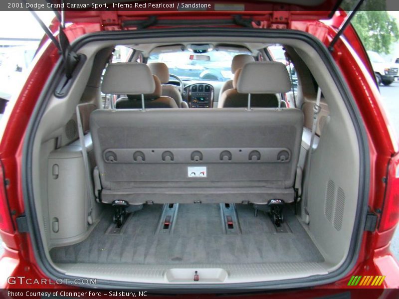 Inferno Red Pearlcoat / Sandstone 2001 Dodge Grand Caravan Sport