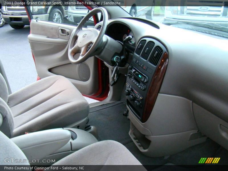 Inferno Red Pearlcoat / Sandstone 2001 Dodge Grand Caravan Sport