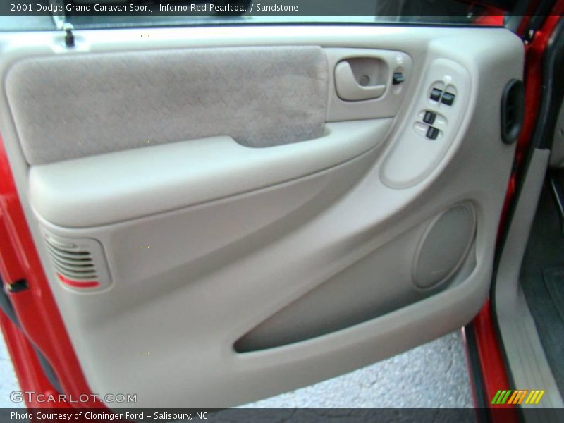 Inferno Red Pearlcoat / Sandstone 2001 Dodge Grand Caravan Sport