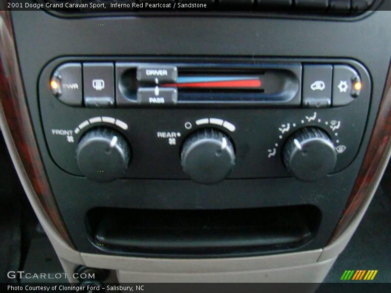 Inferno Red Pearlcoat / Sandstone 2001 Dodge Grand Caravan Sport