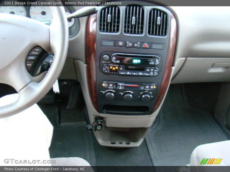 Inferno Red Pearlcoat / Sandstone 2001 Dodge Grand Caravan Sport
