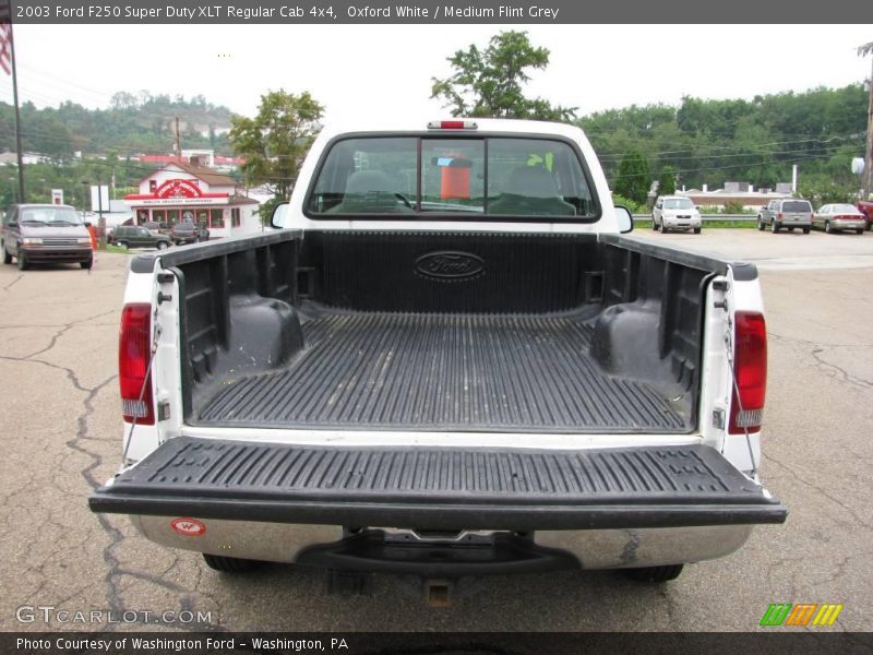 Oxford White / Medium Flint Grey 2003 Ford F250 Super Duty XLT Regular Cab 4x4