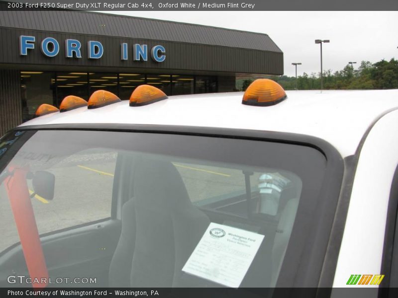 Oxford White / Medium Flint Grey 2003 Ford F250 Super Duty XLT Regular Cab 4x4