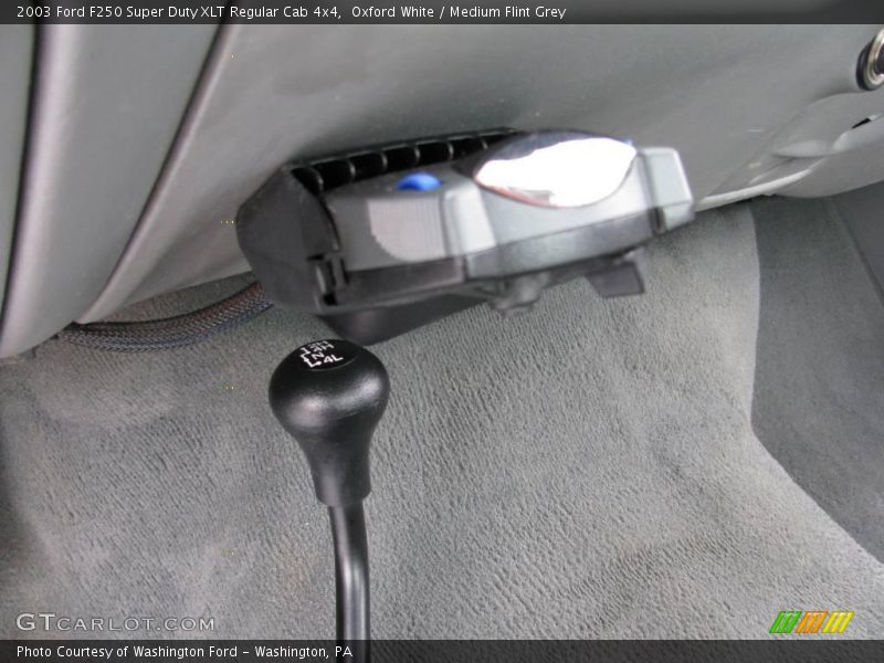 Oxford White / Medium Flint Grey 2003 Ford F250 Super Duty XLT Regular Cab 4x4