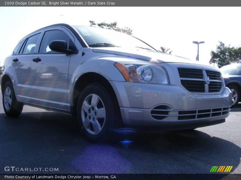 Bright Silver Metallic / Dark Slate Gray 2009 Dodge Caliber SE