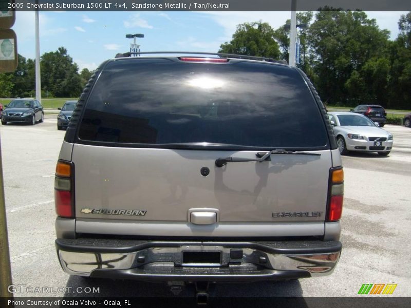 Sandstone Metallic / Tan/Neutral 2005 Chevrolet Suburban 1500 LT 4x4