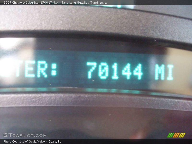 Sandstone Metallic / Tan/Neutral 2005 Chevrolet Suburban 1500 LT 4x4