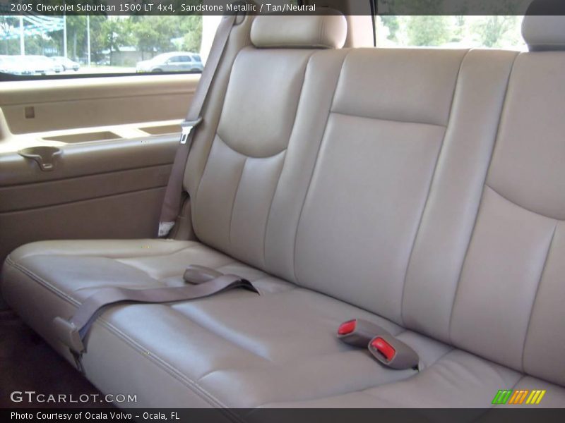 Sandstone Metallic / Tan/Neutral 2005 Chevrolet Suburban 1500 LT 4x4