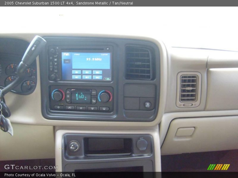 Sandstone Metallic / Tan/Neutral 2005 Chevrolet Suburban 1500 LT 4x4